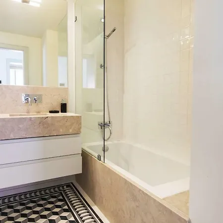 Unique 2 Bdr River View Baixa Alfama C ליסבון