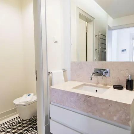 Unique 2 Bdr River View Baixa Alfama C Daire