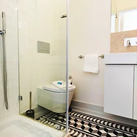 Unique 2 Bdr River View Baixa Alfama C Daire